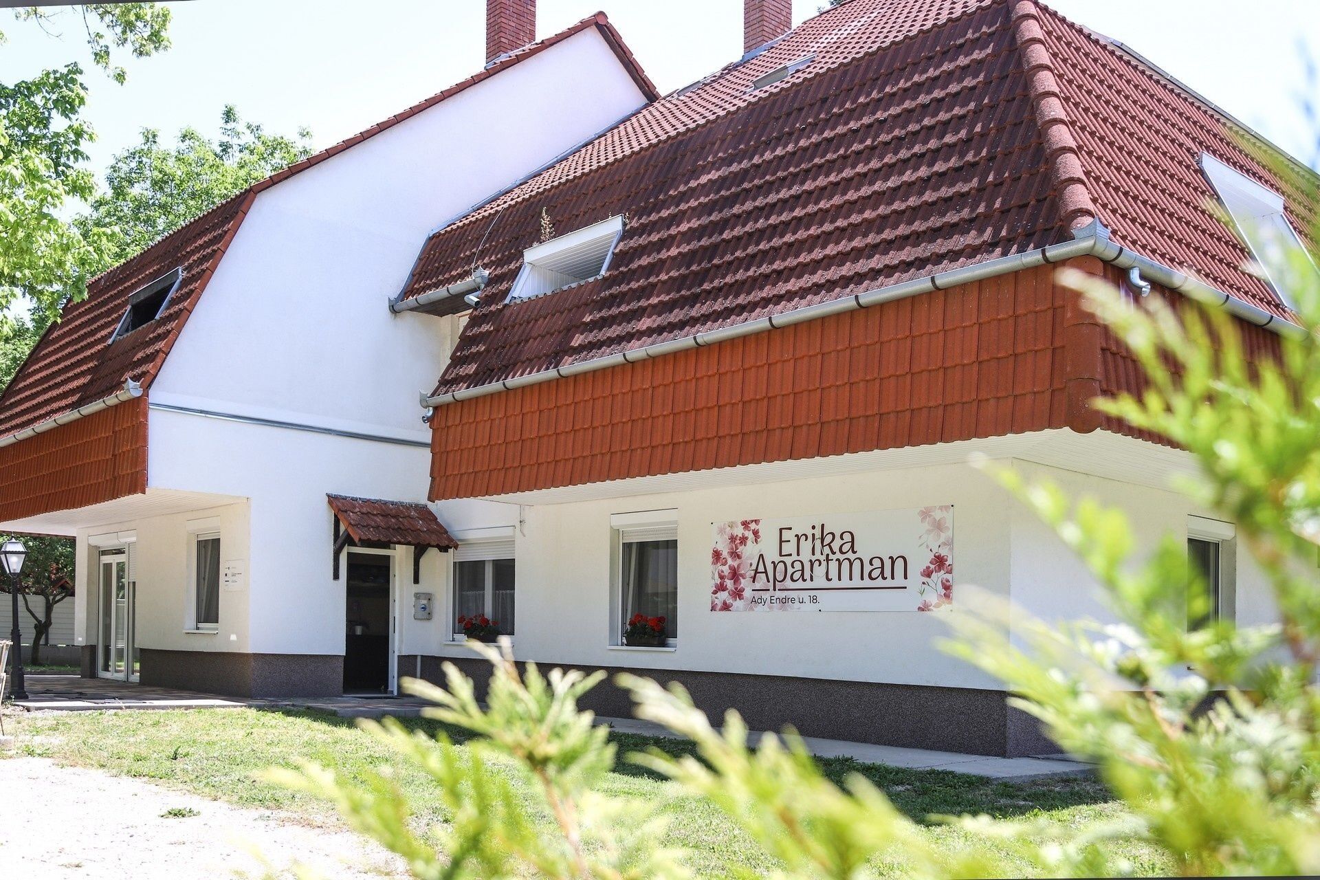 Erika Apartman Harkany