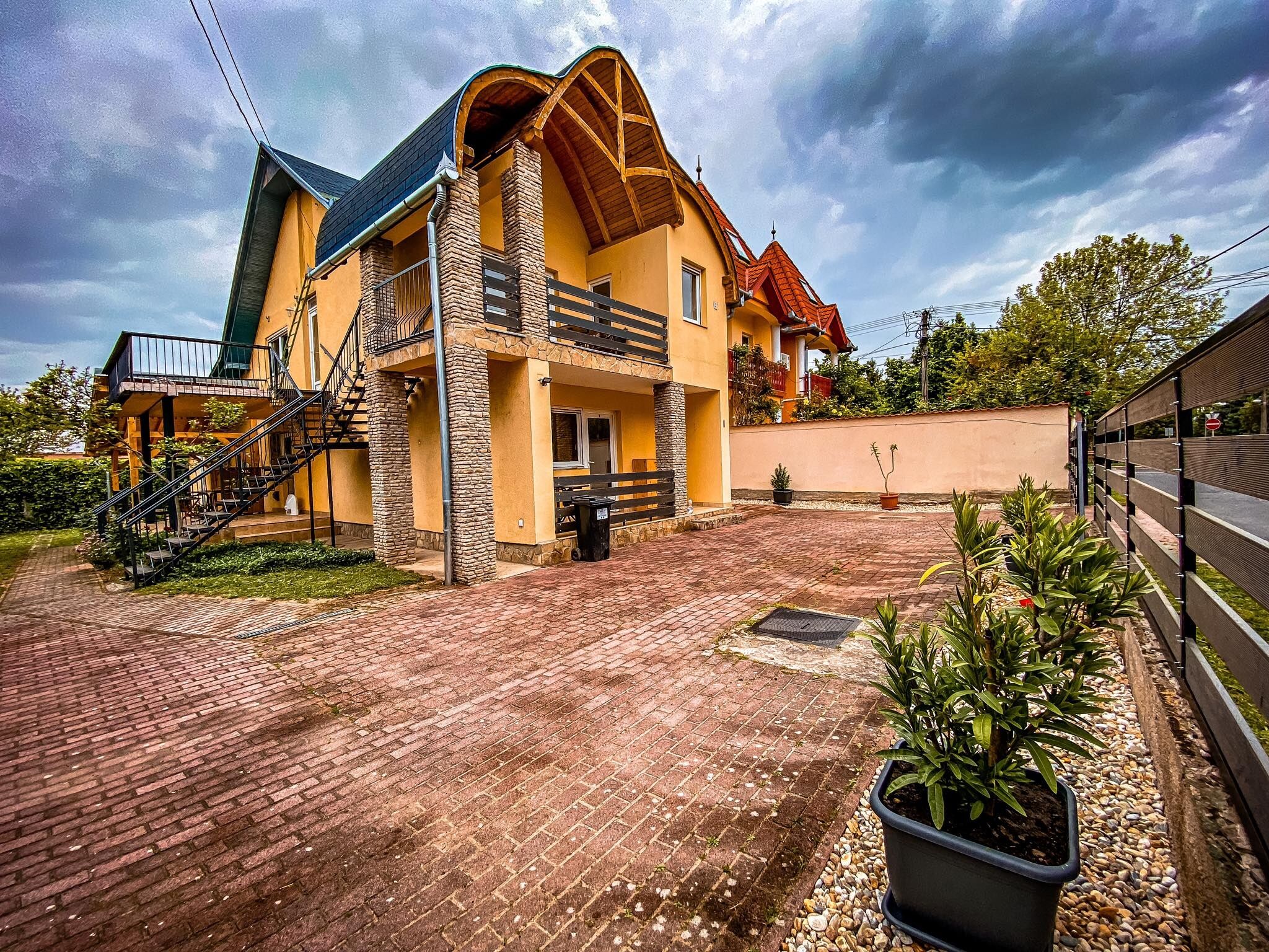 Aranypatak Apartmanhaz Heviz