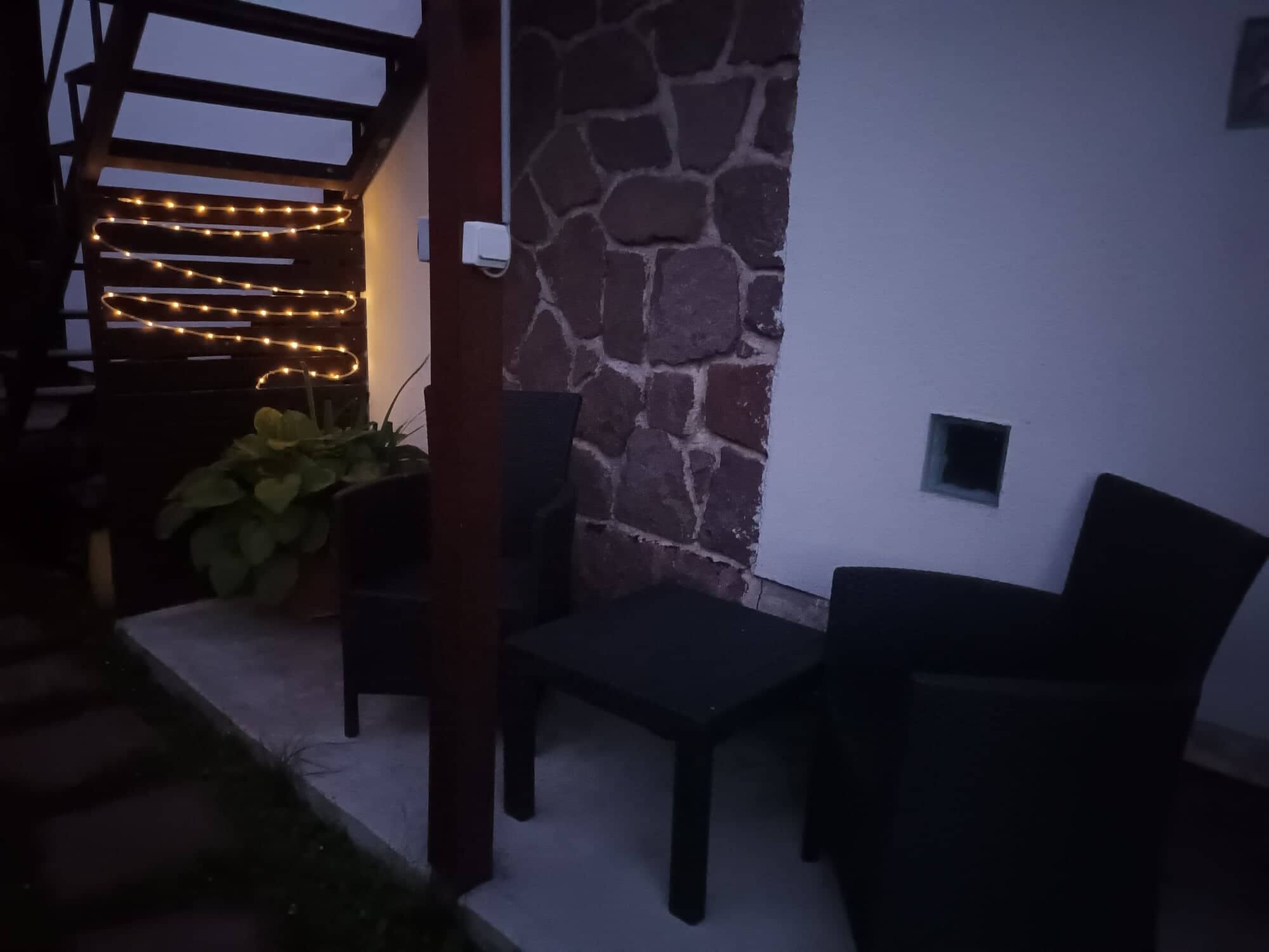 Flora Apartman A Balatonnal Lovas