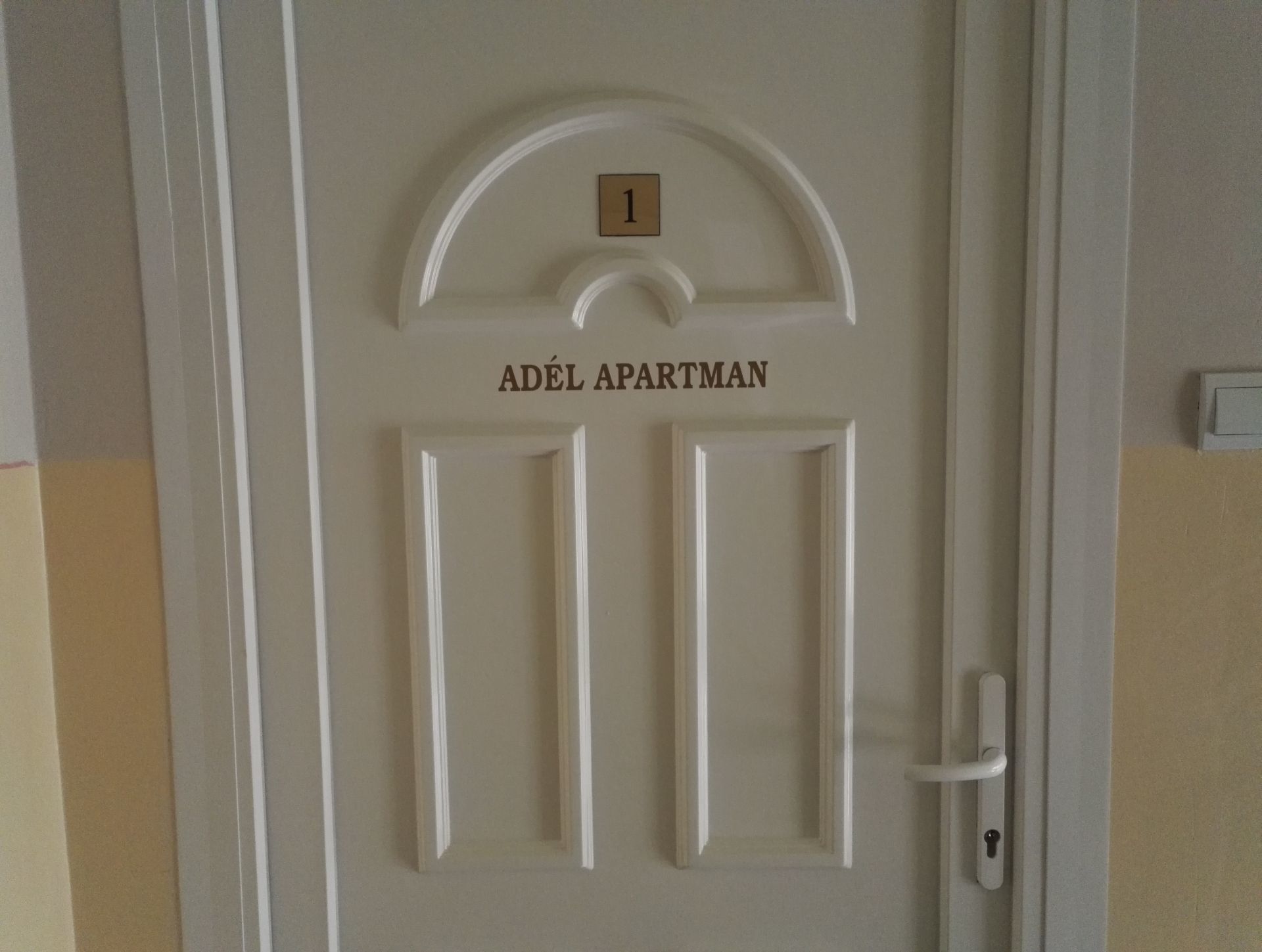 Adel Apartman Mako
