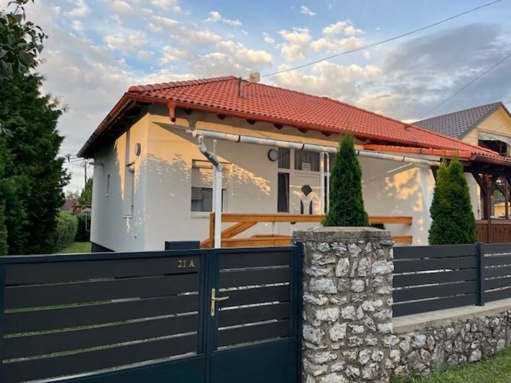 Holiday Apartman Mezokovesd