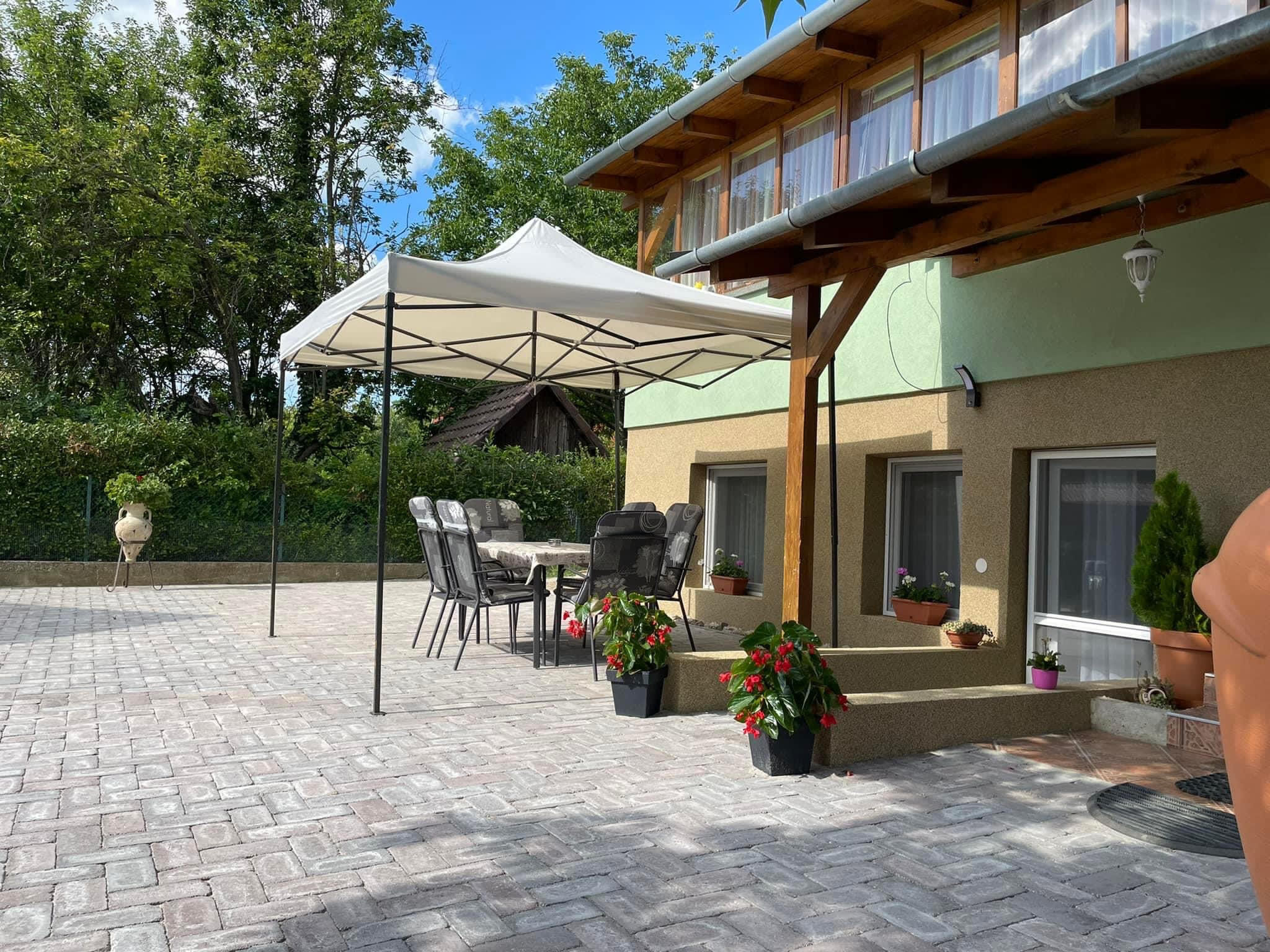 Anna Apartman Latrany