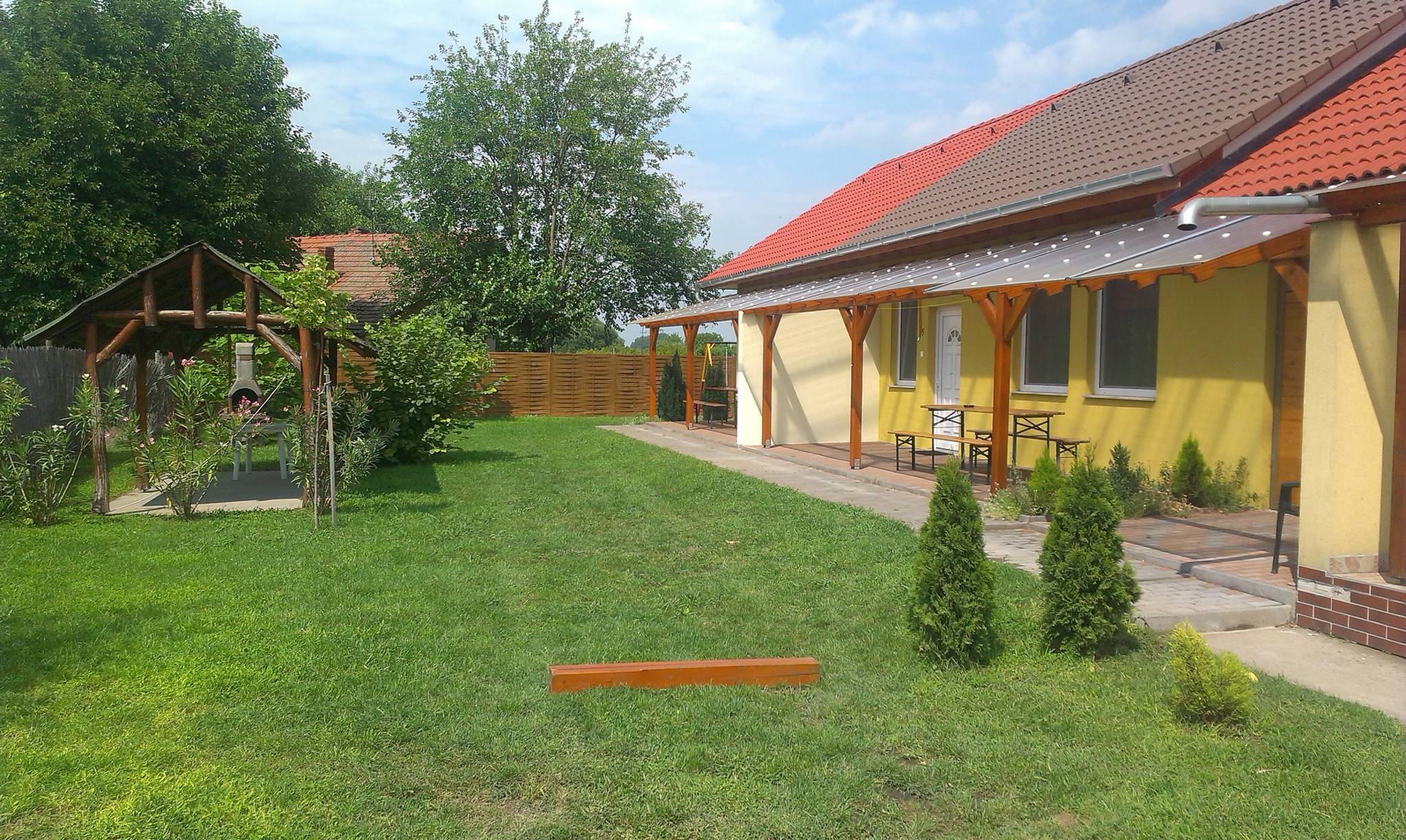 4barat Apartman Morahalom
