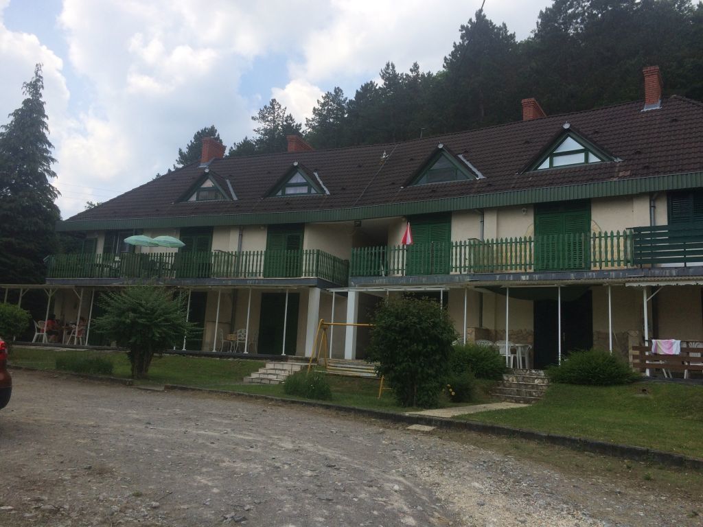 Siraly Apartmanhaz Orfu