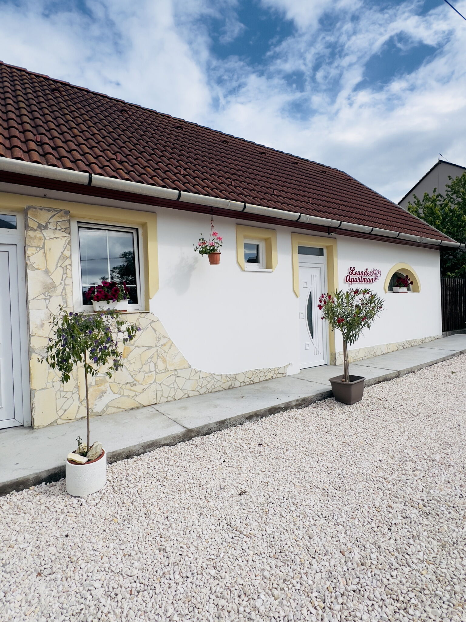 Leander Apartman Ostoros