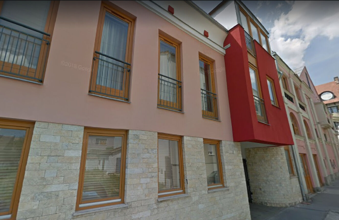 Central Pecs Free Parking Apartman