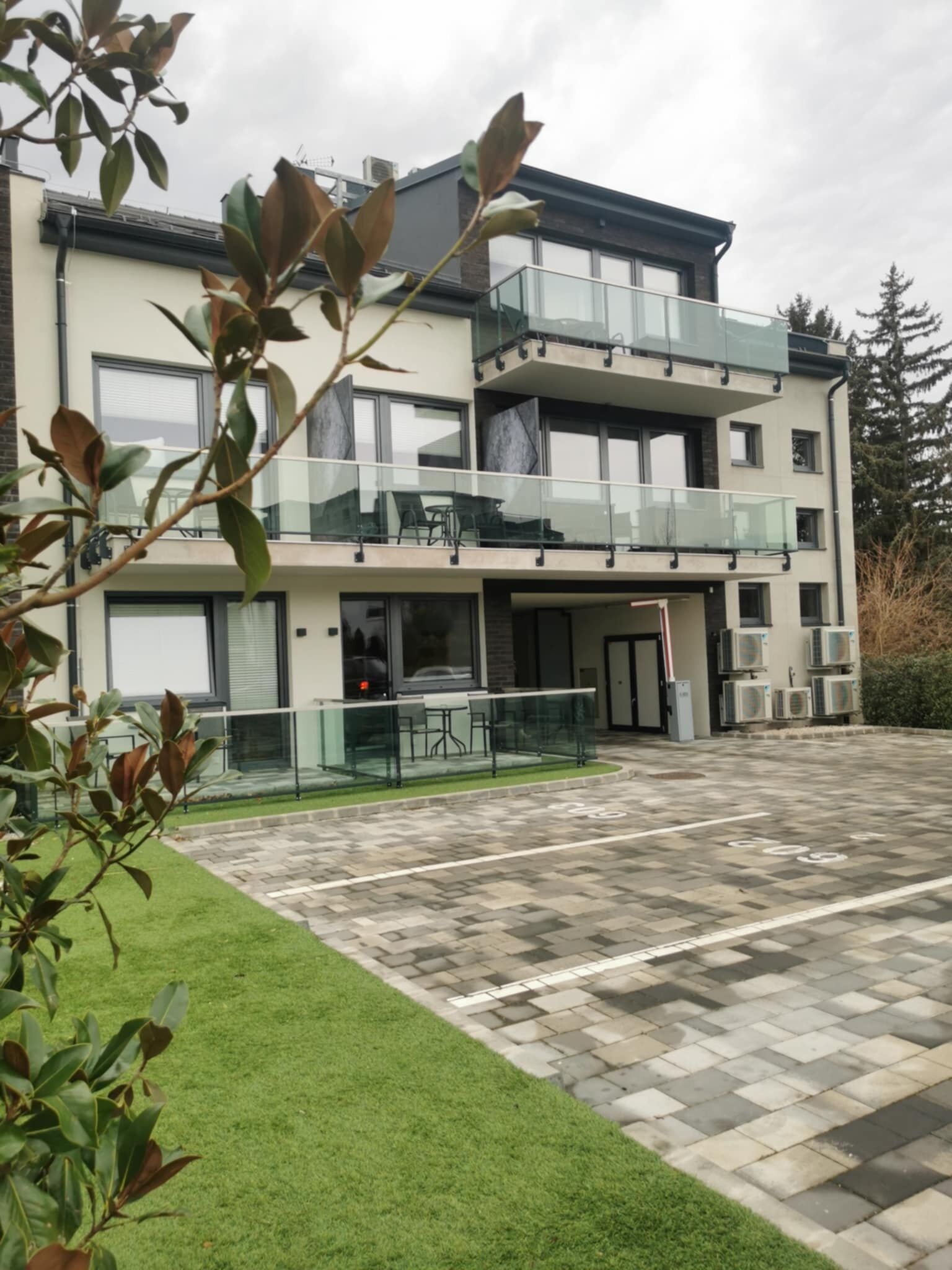 Jade Residence Apartman Sarvar