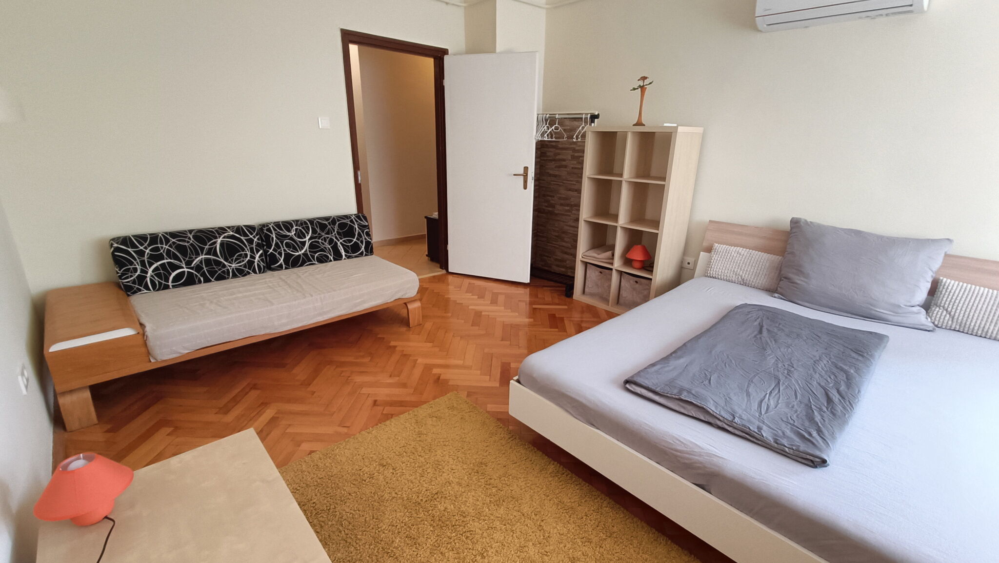 Newisland Family Apartman Sarvar