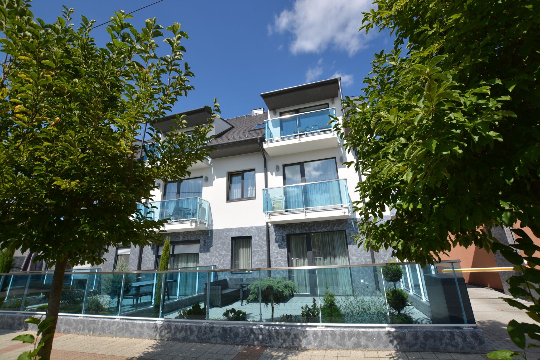Bibor Apartman Sarvar