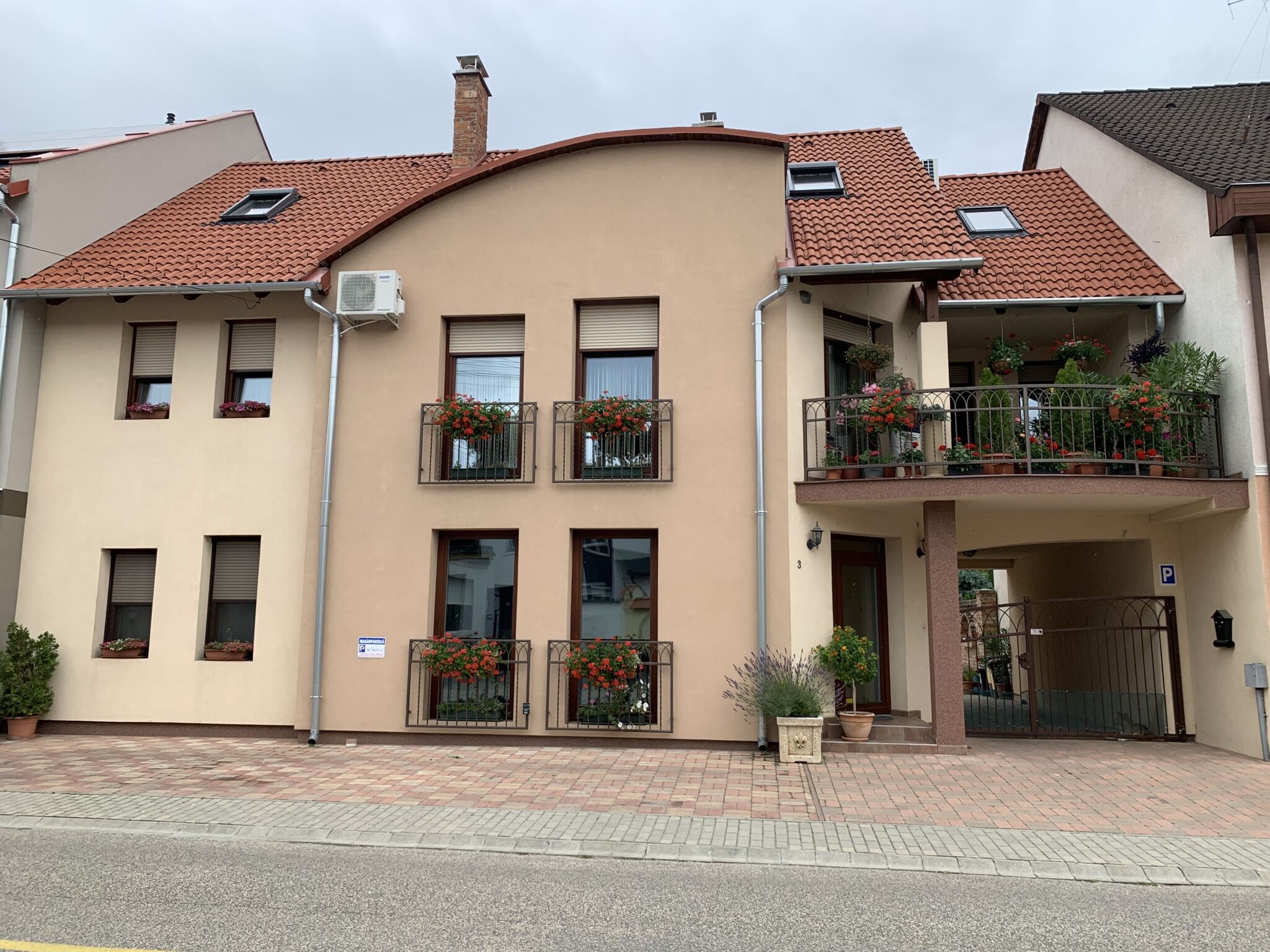 Fodan Apartman Sarvar