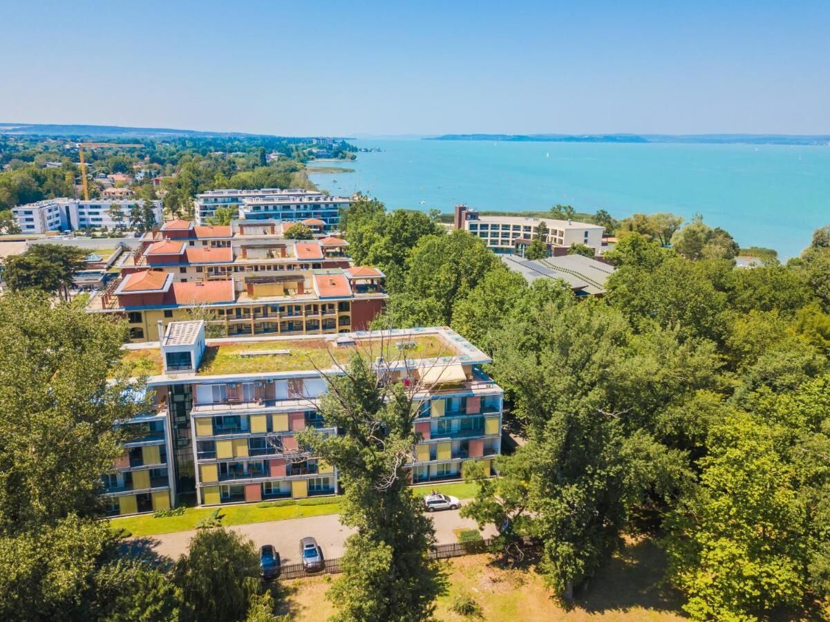 Azur Villa Magan Apartman Siofok