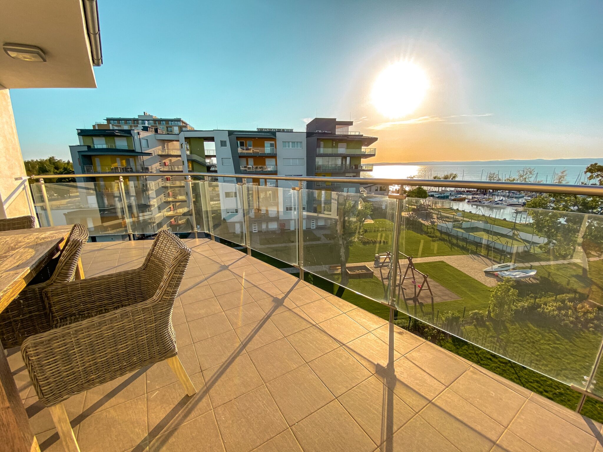 Admiral Sky Deluxe Apartman Siofok
