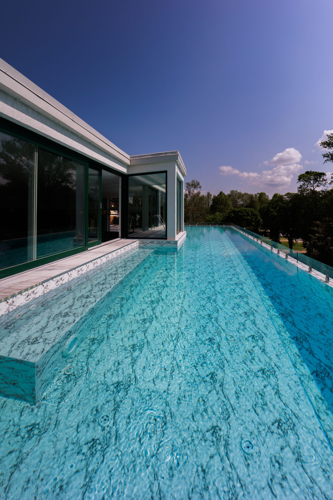 Villa Bauhaus Wellness Apartman Siofok