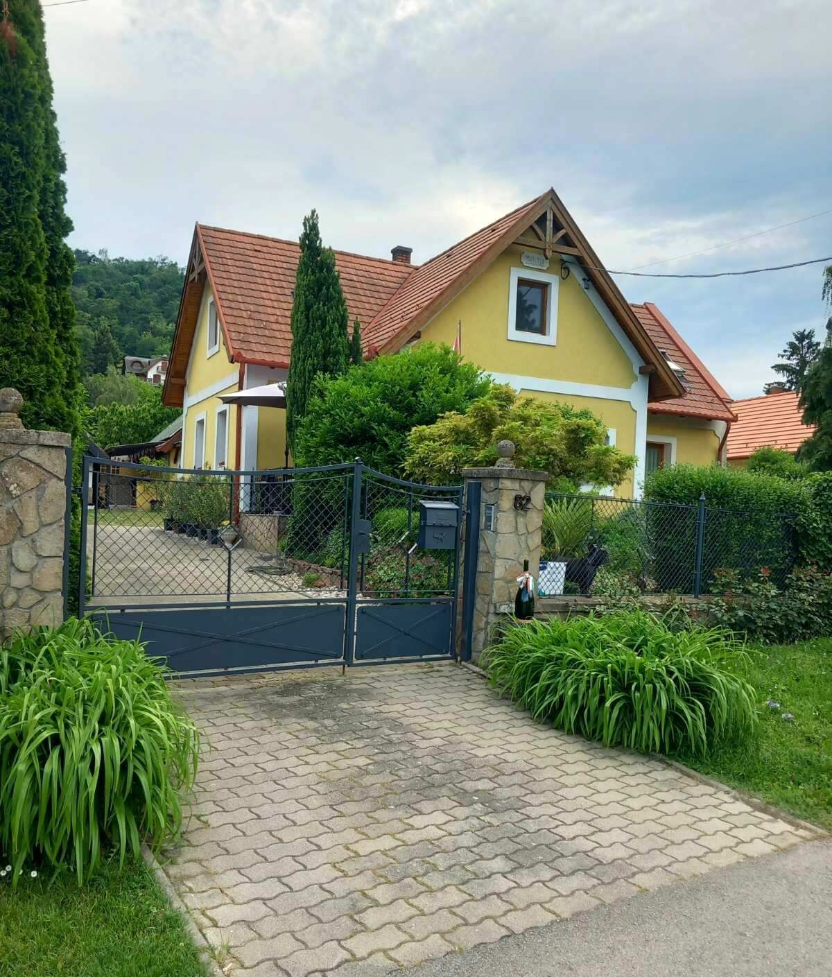 Aniko Apartman Szigligeti