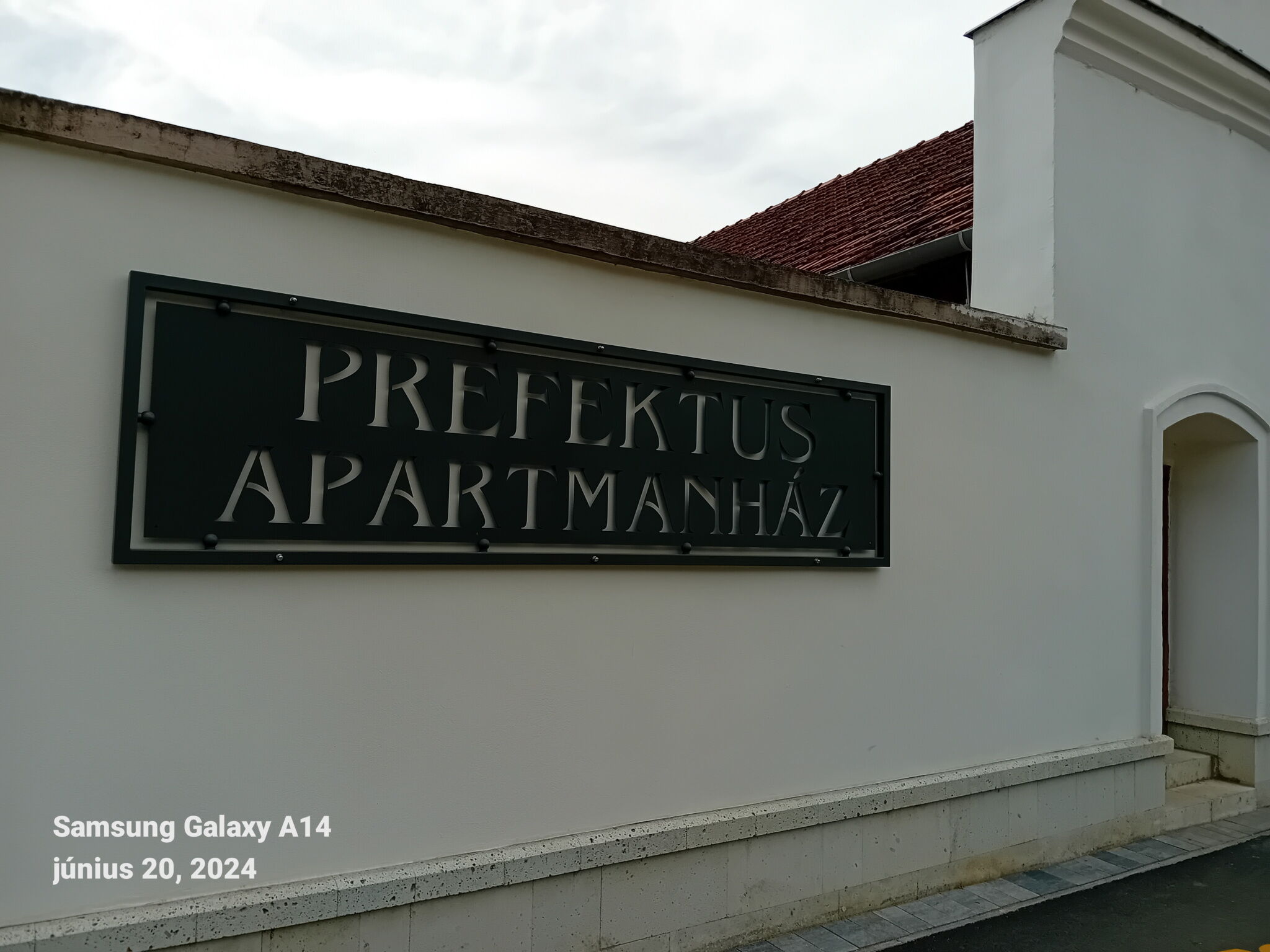 Prefektus Apartmanhaz Tarcal