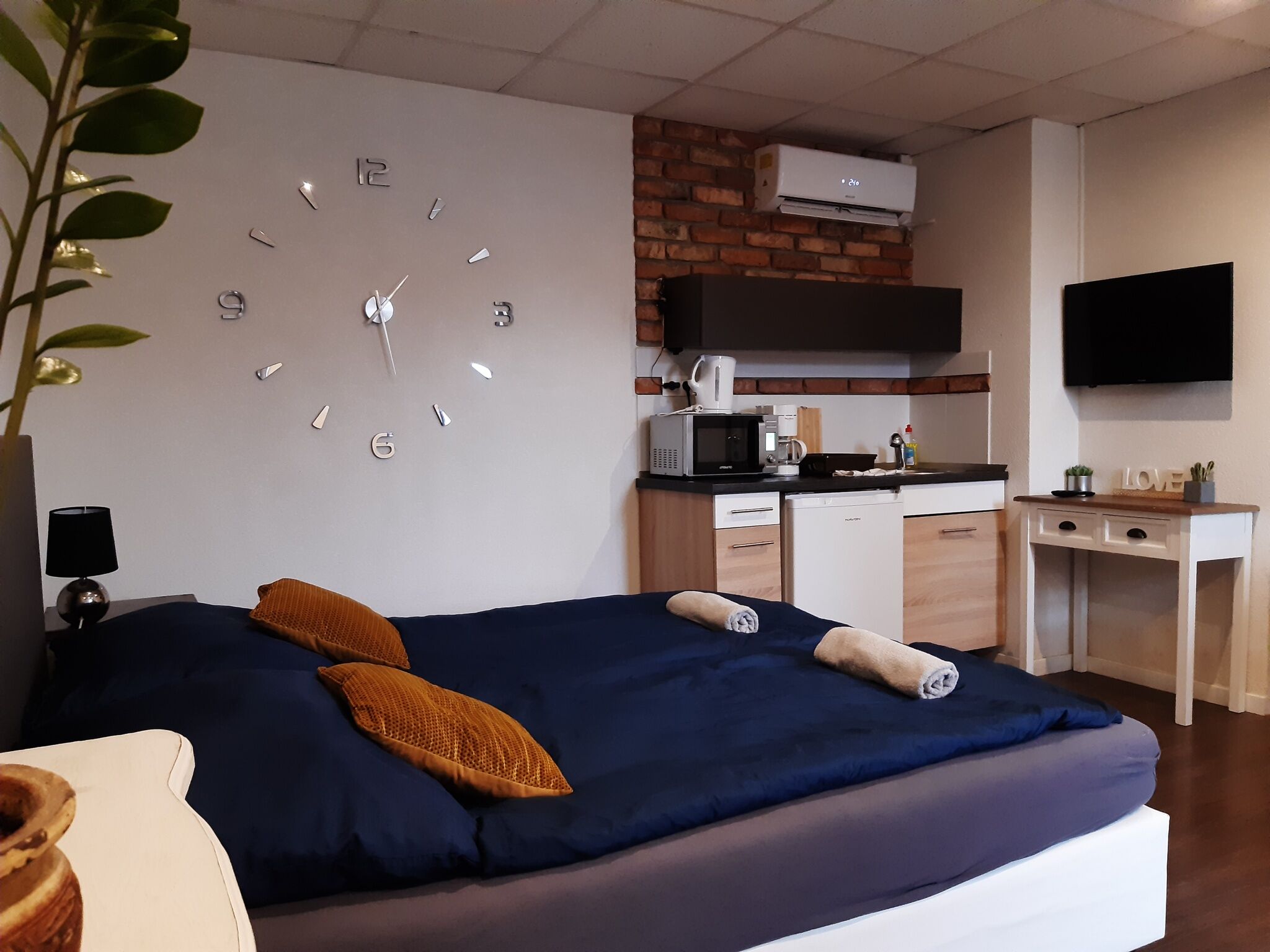 Ady Apartman Tata