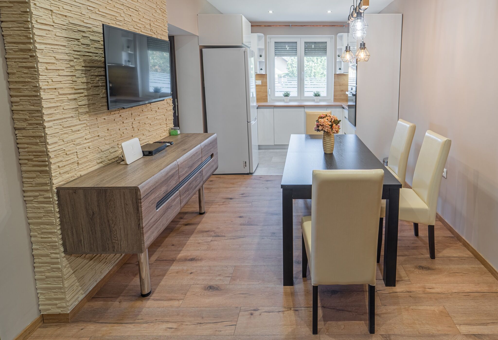 Idevar Lak Apartman Velence