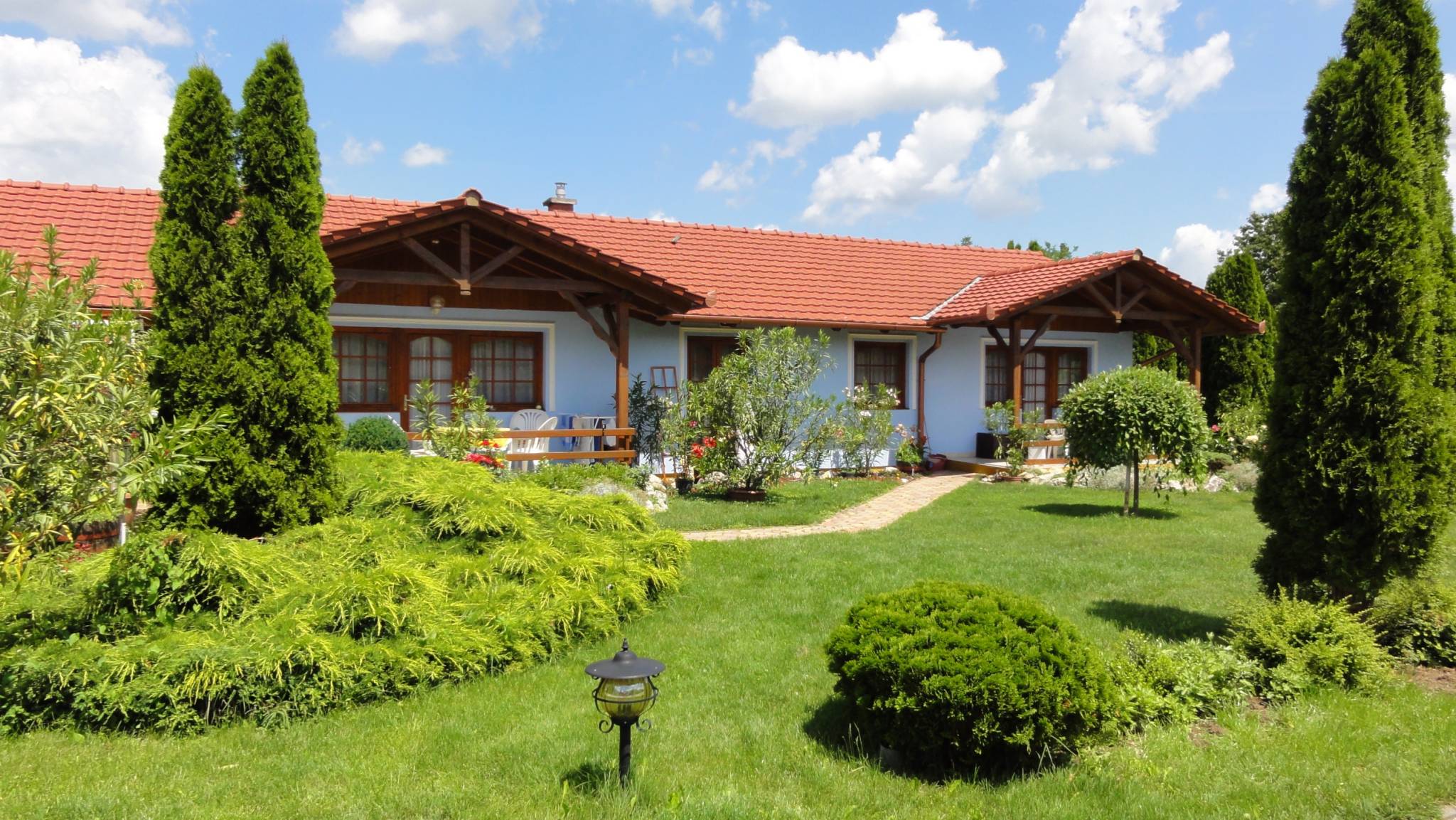 Familie Magyar Apartman Kek Haz Zalakaros