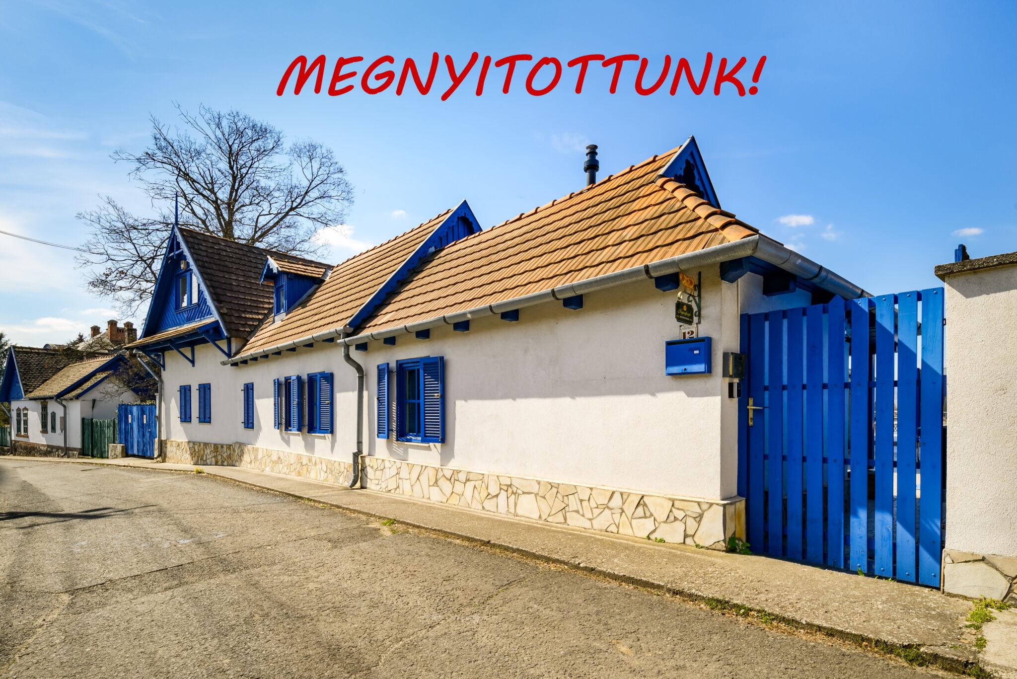 Napraforgo Apartmanhaz Zebegeny