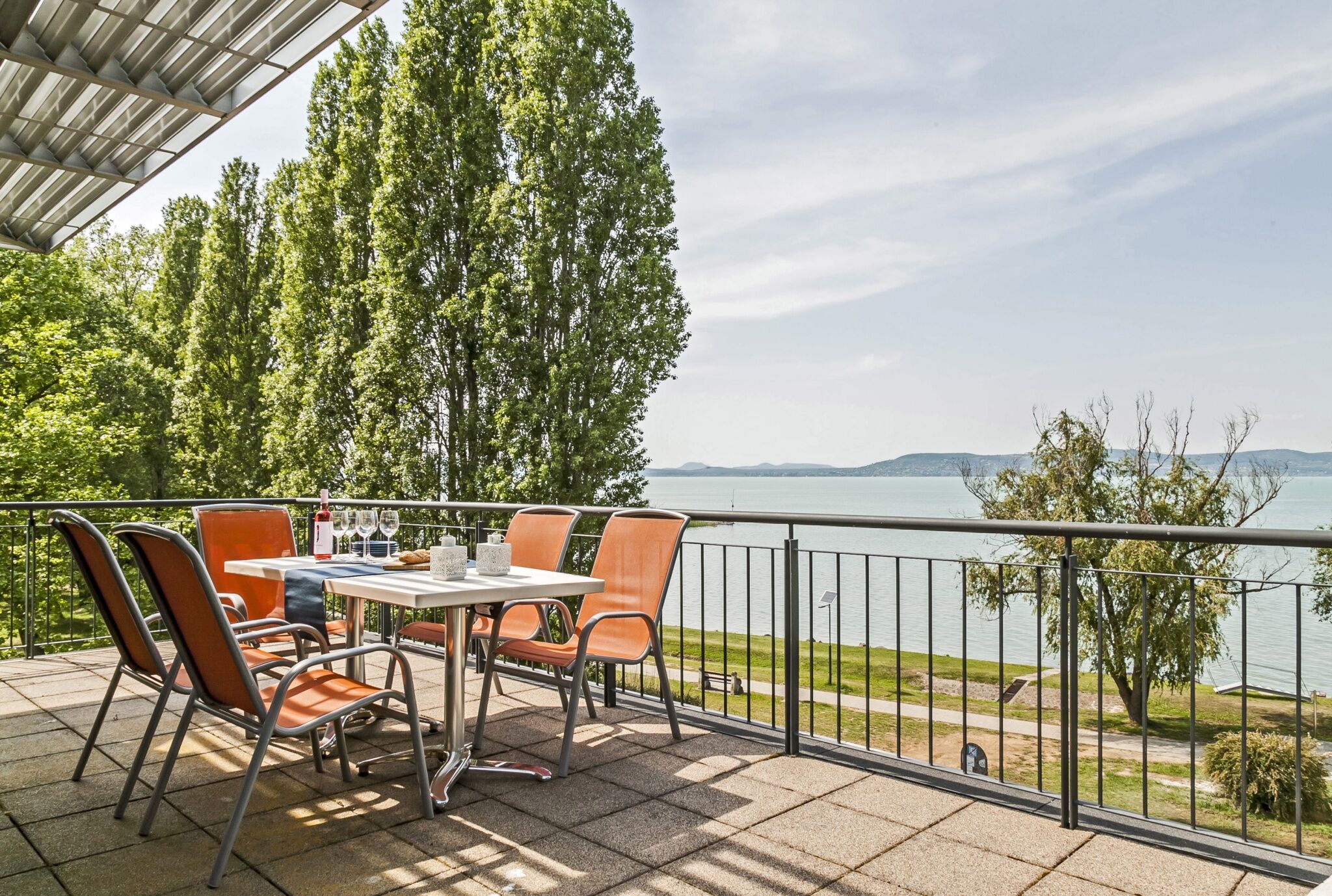Panoramic Art Apartment With Jacuzzi Balatonlelle