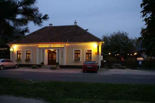 Erzsebet Vendeglo Fogado Balatonboglar