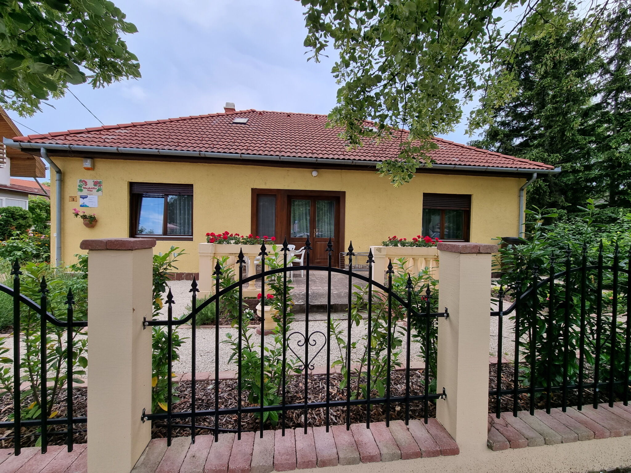 Muskatlis Haz Balatonlelle