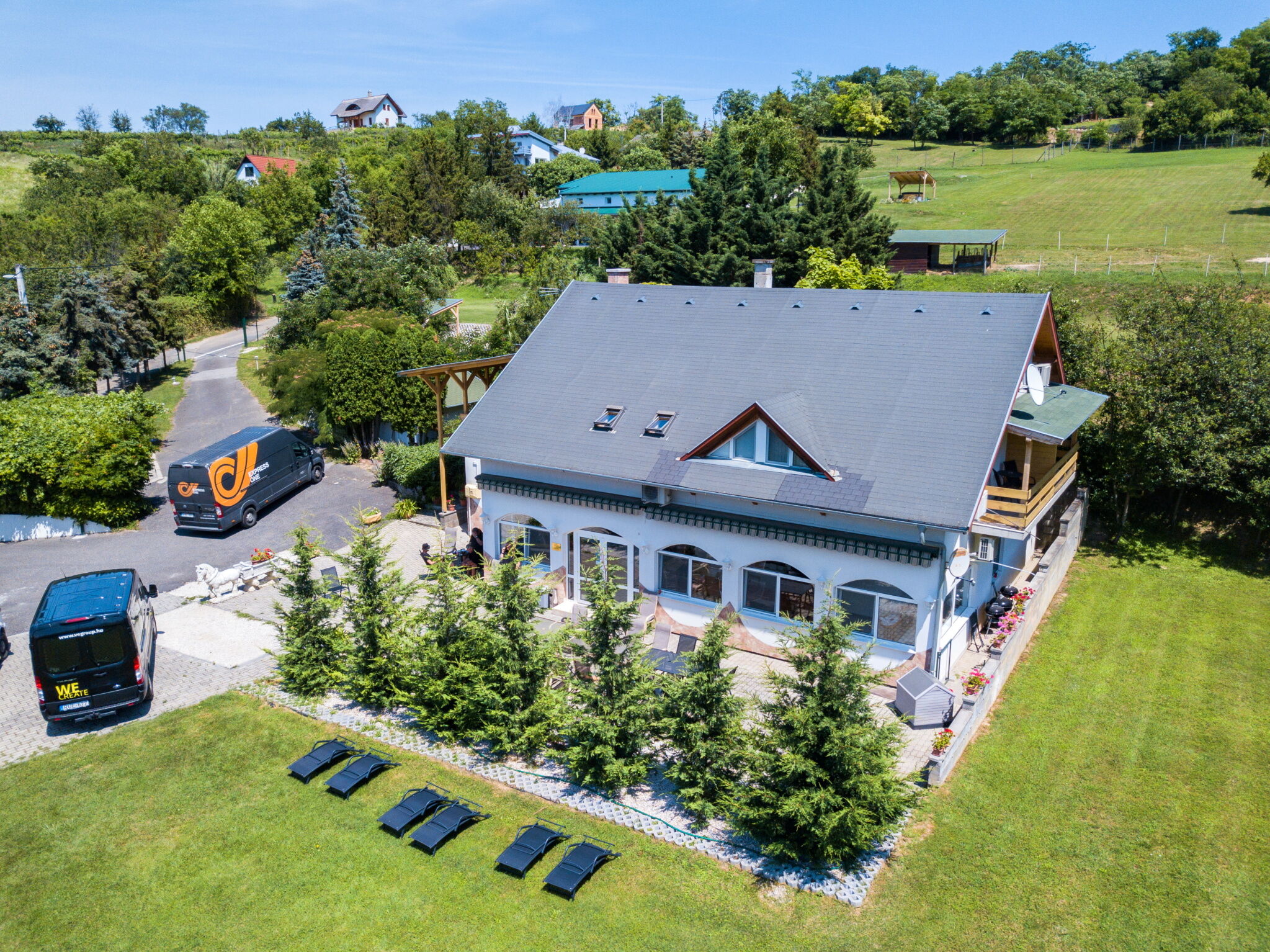 Borkuti Panzio Es Apartman Balatonfoldvar Koroshegy