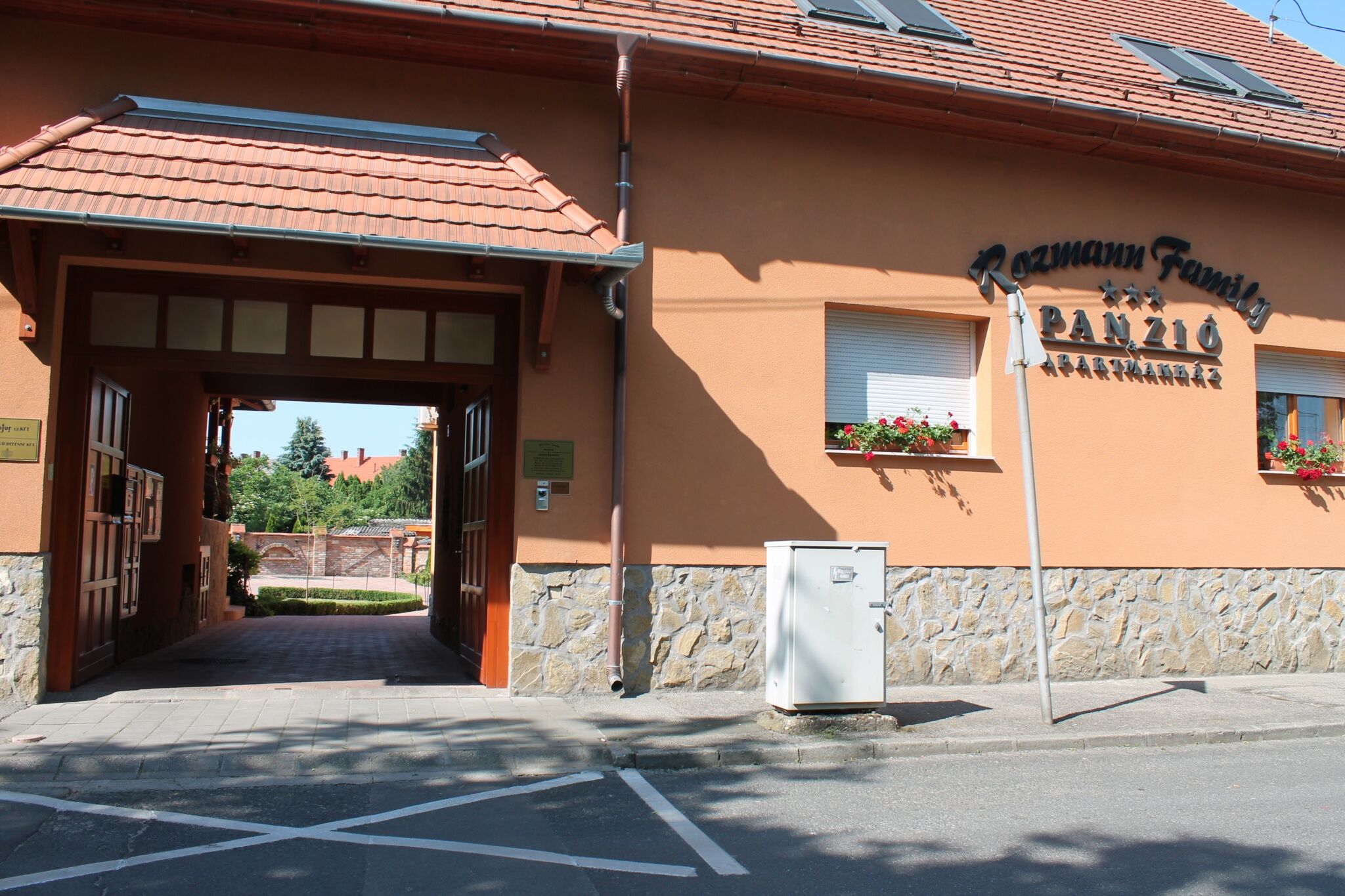 Rozmann Family Panzio Es Apartmanhaz Sarvar
