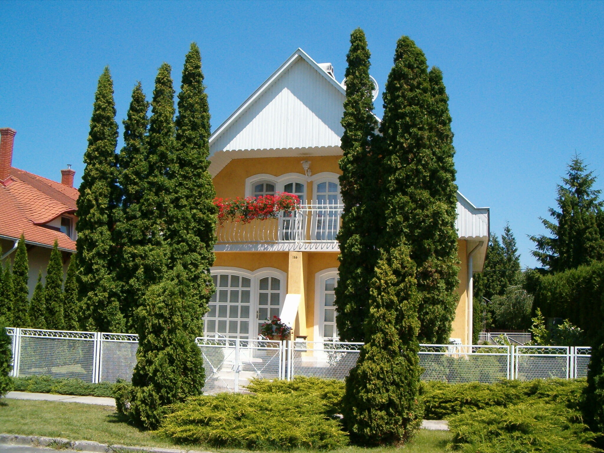 Toth Nyaralo Balatonmariafurdo