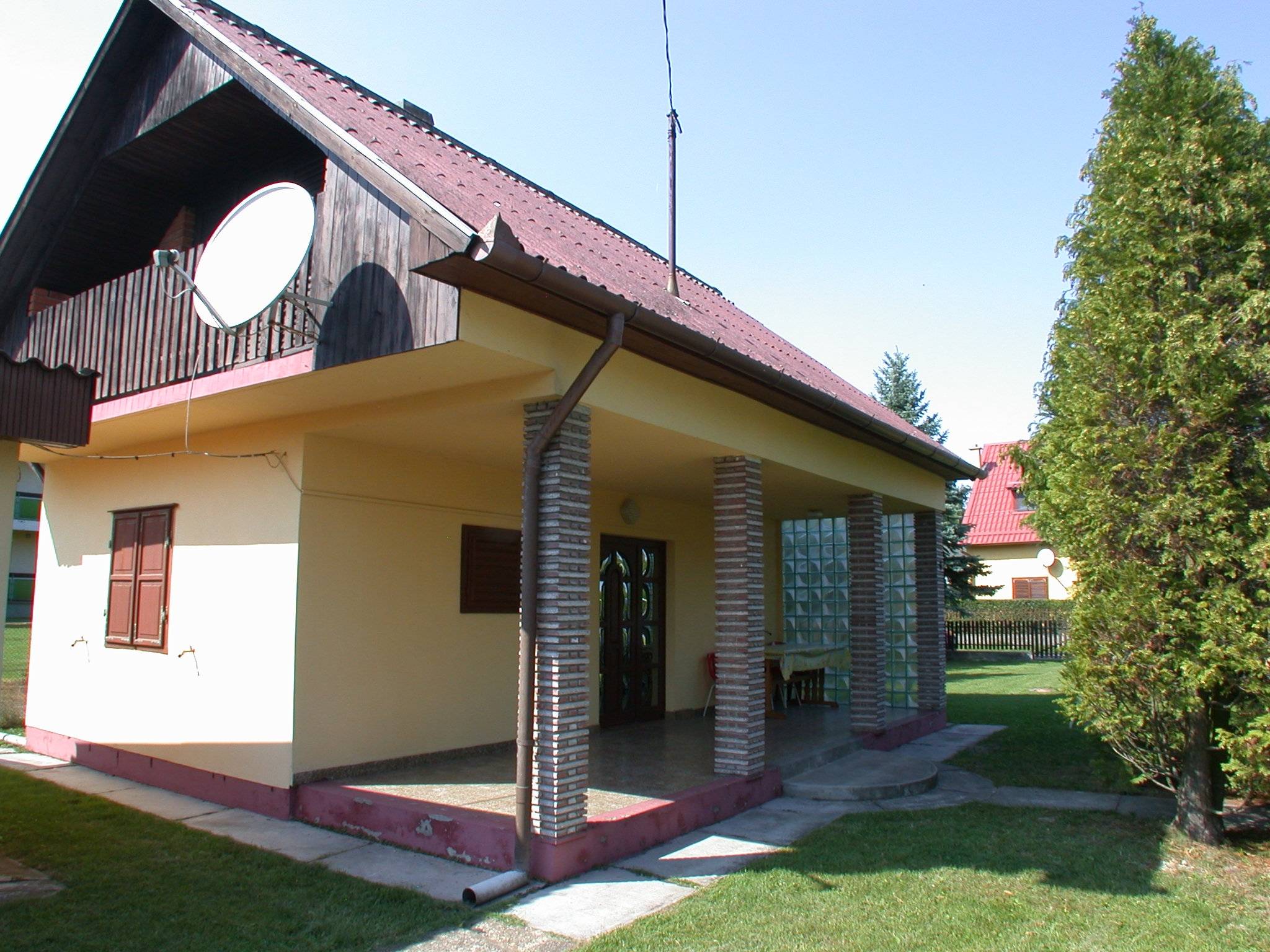 Arpad Nyaralo Balatonmariafurdo