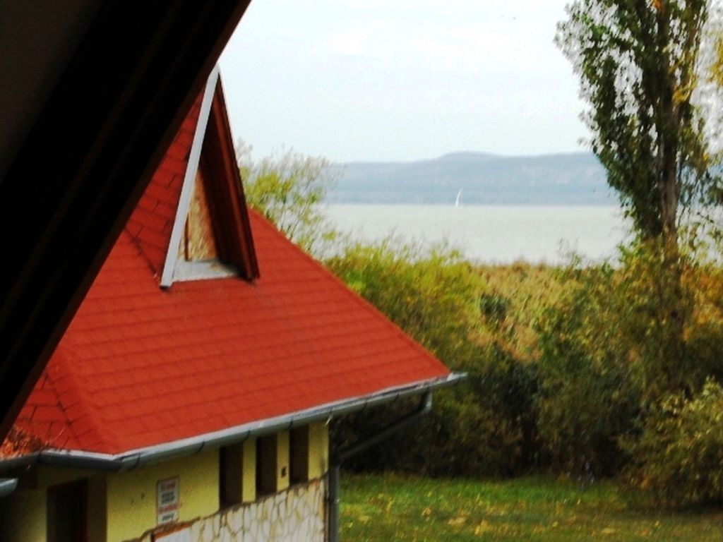 Nap Hal Vizparti Haz Balatonszarszo