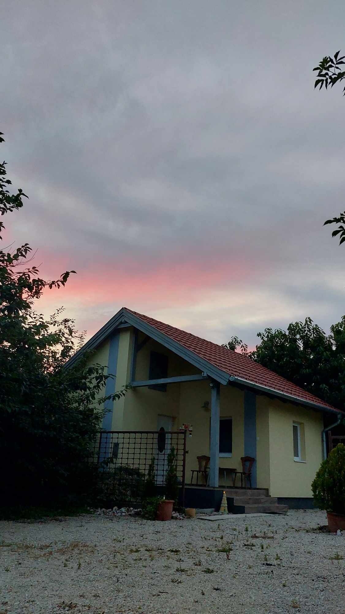 Galagonya Kerti Lak Bogyoszlo
