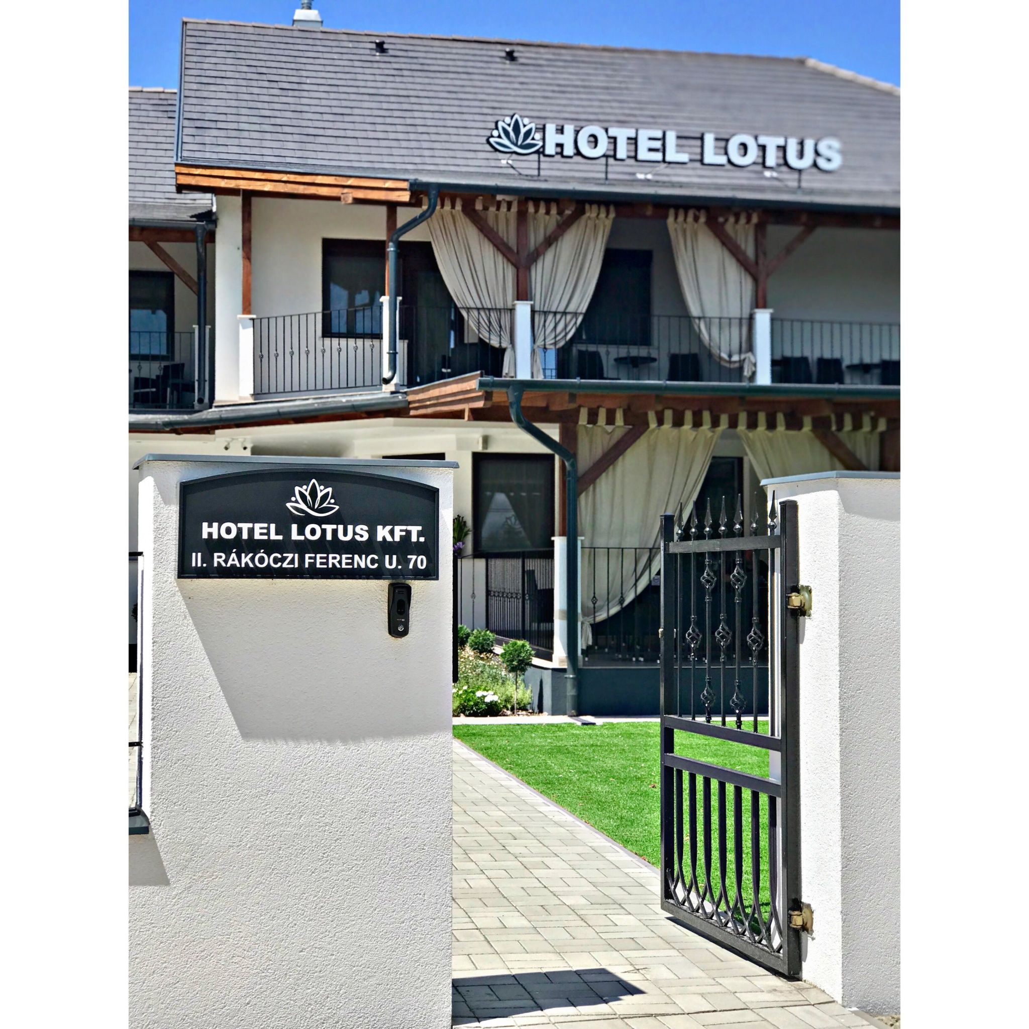 Hotel Lotus Halasztelek