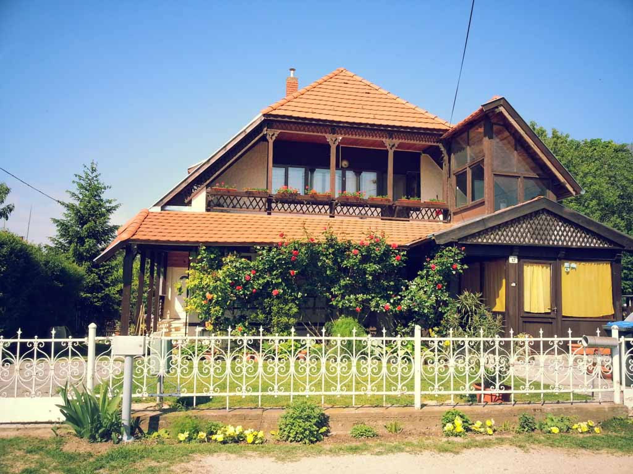 Erzsebet Haz Gyenesdias