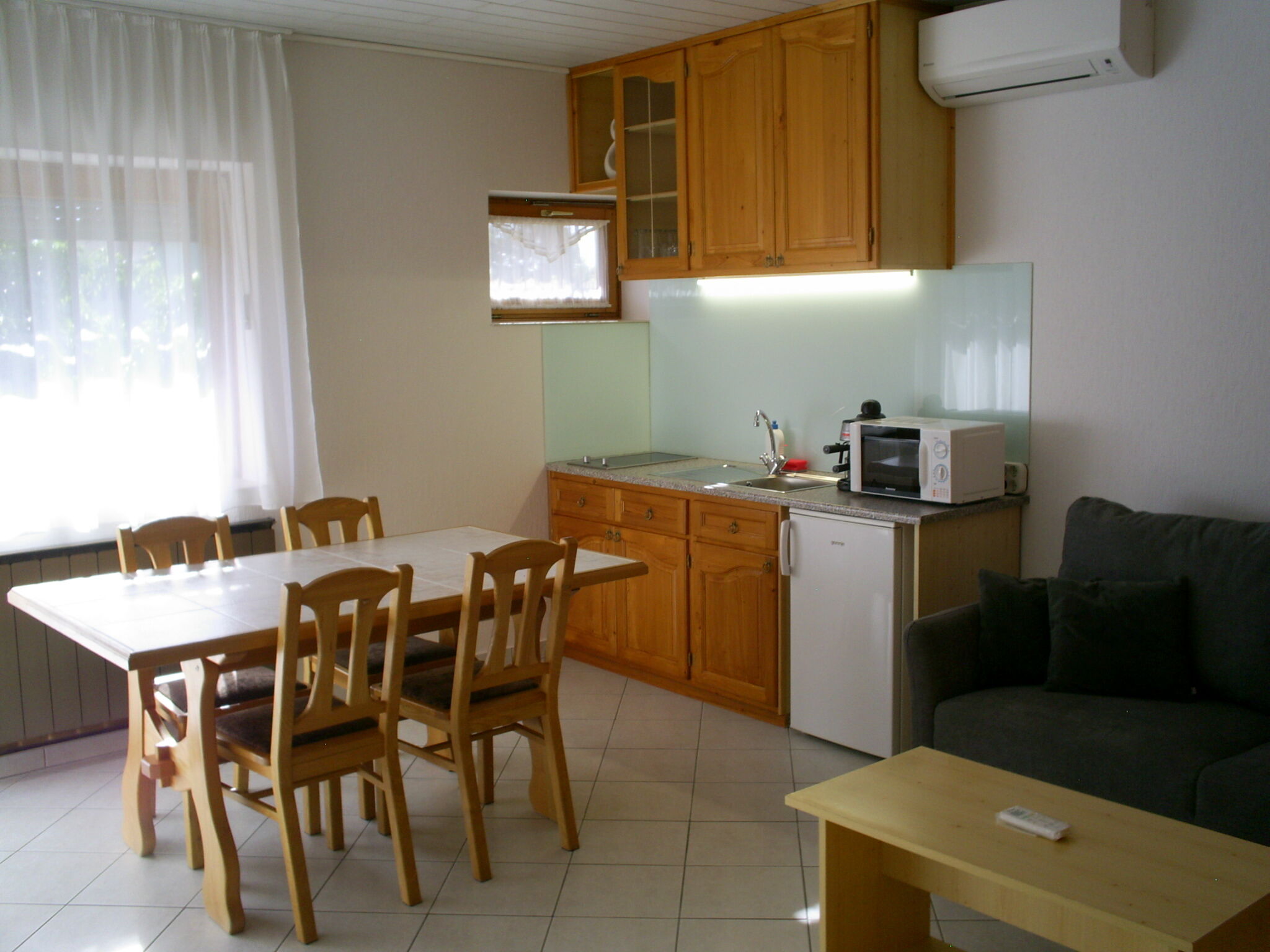 House Black Heviz