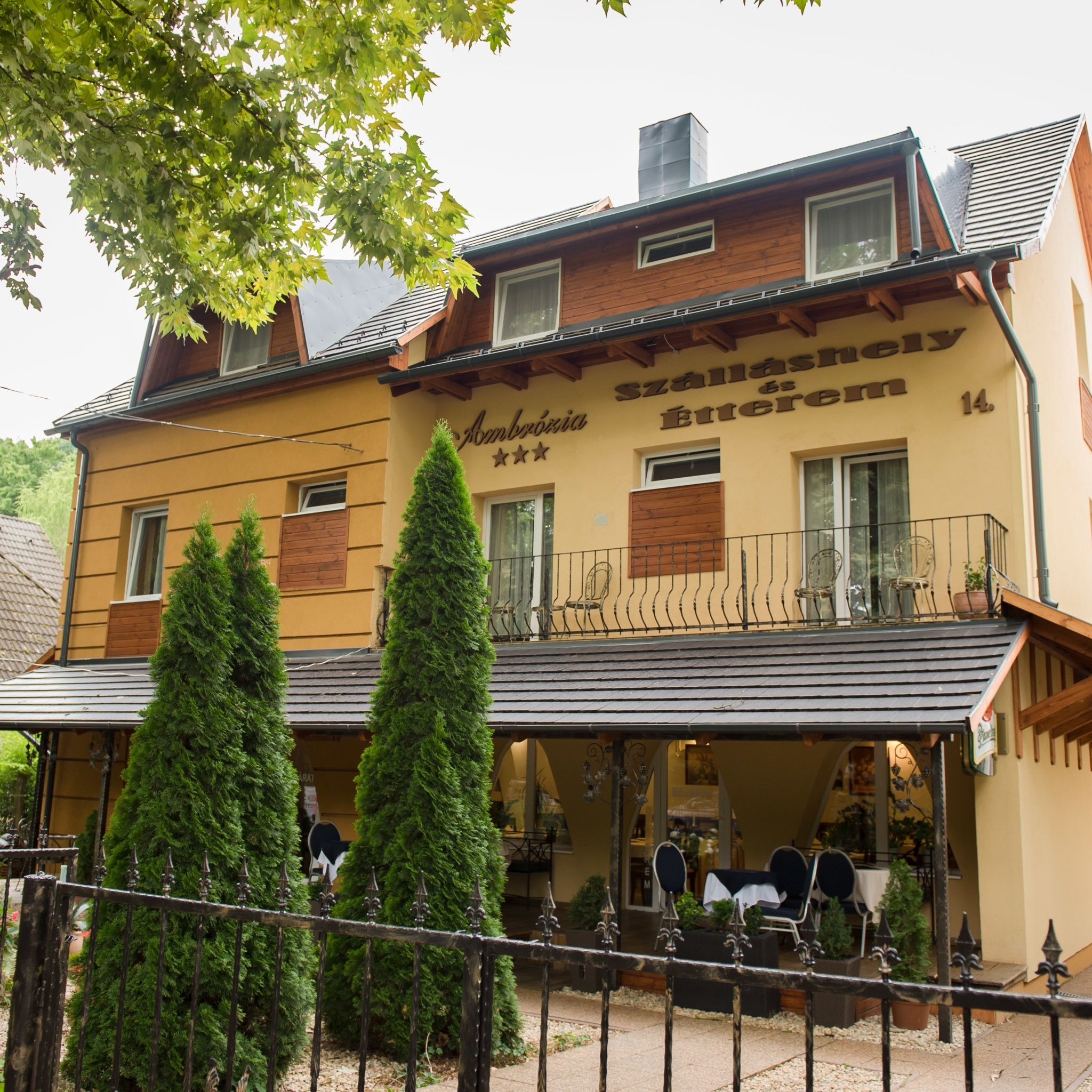 Ambrozia Szallashely Es Etterem Miskolctapolca