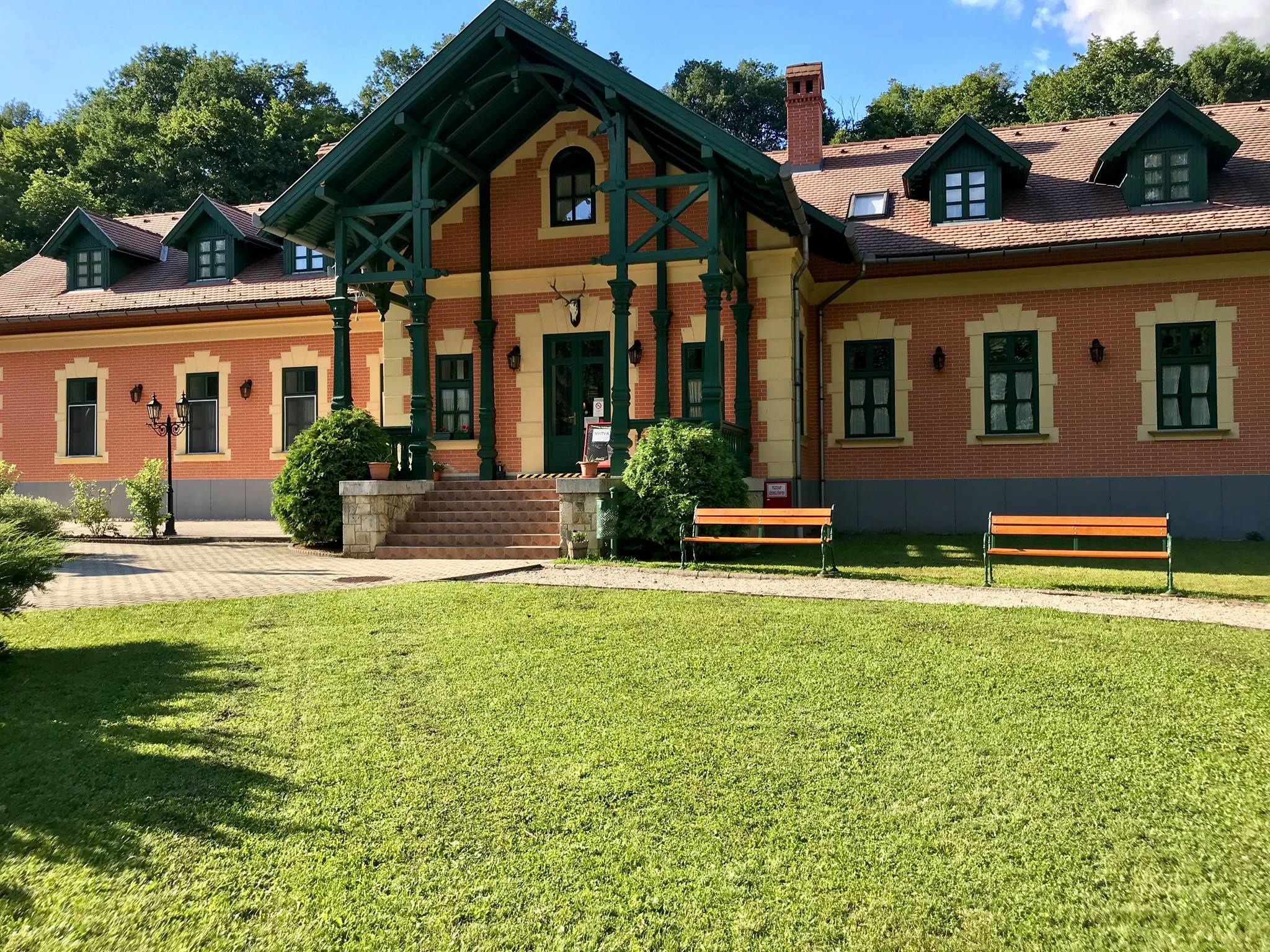 St. Hubertus Panzio Es Etterem Paradsasvar
